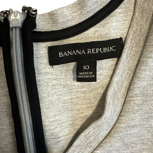 BANANA REPUBLIC gray stretch fit & flare tennis style dress with pockets size 10 - Picture 4 of 6